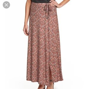 NWOT BRAND NEW GARNET HILL PAISLEY PATTERN SKIRT